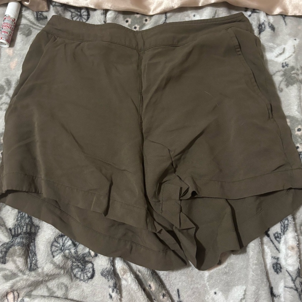 Brown Old Navy shorts with pockets size S small